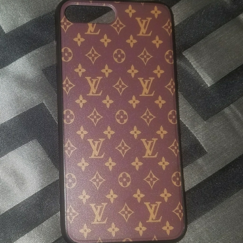 LV case non authentic Iphone 7 plus